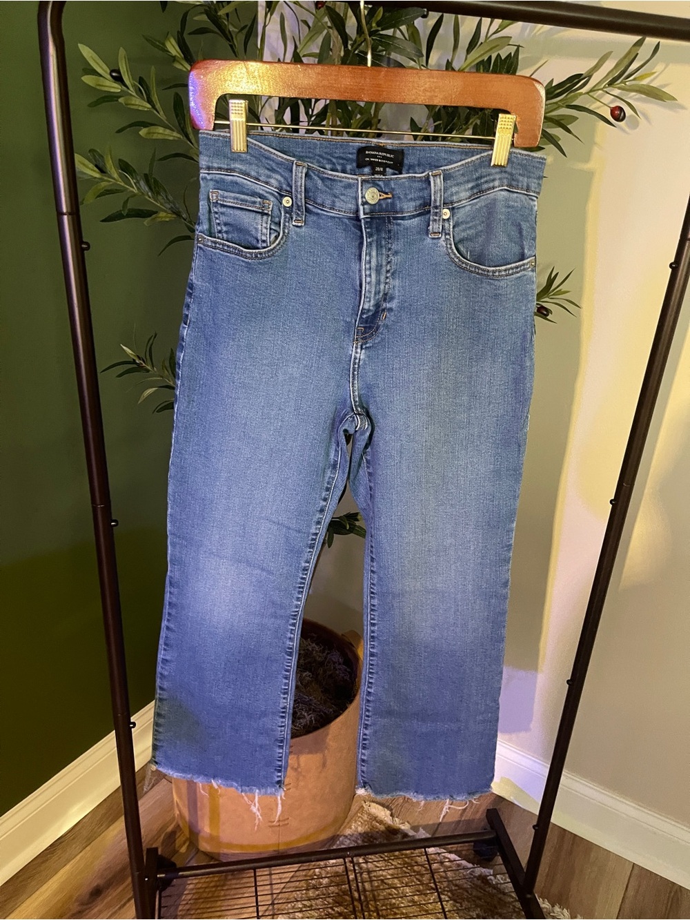 Banana Republic Mid-Rise Cropped Straight Jeans - Light Blue